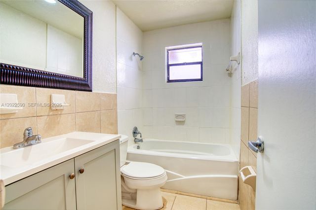 129 SE 4th Avenue 1, Hallandale Beach, FL 33009