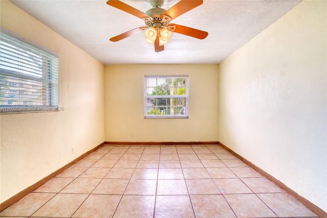 129 SE 4th Avenue 1, Hallandale Beach, FL 33009