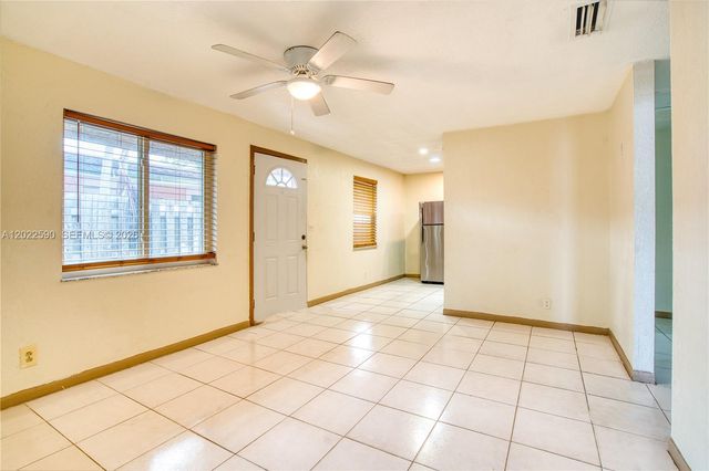 129 SE 4th Avenue 1, Hallandale Beach, FL 33009