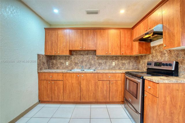 129 SE 4th Avenue 1, Hallandale Beach, FL 33009