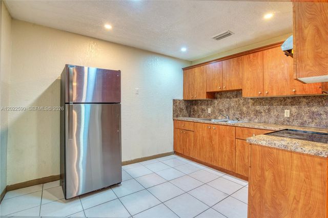 129 SE 4th Avenue 1, Hallandale Beach, FL 33009