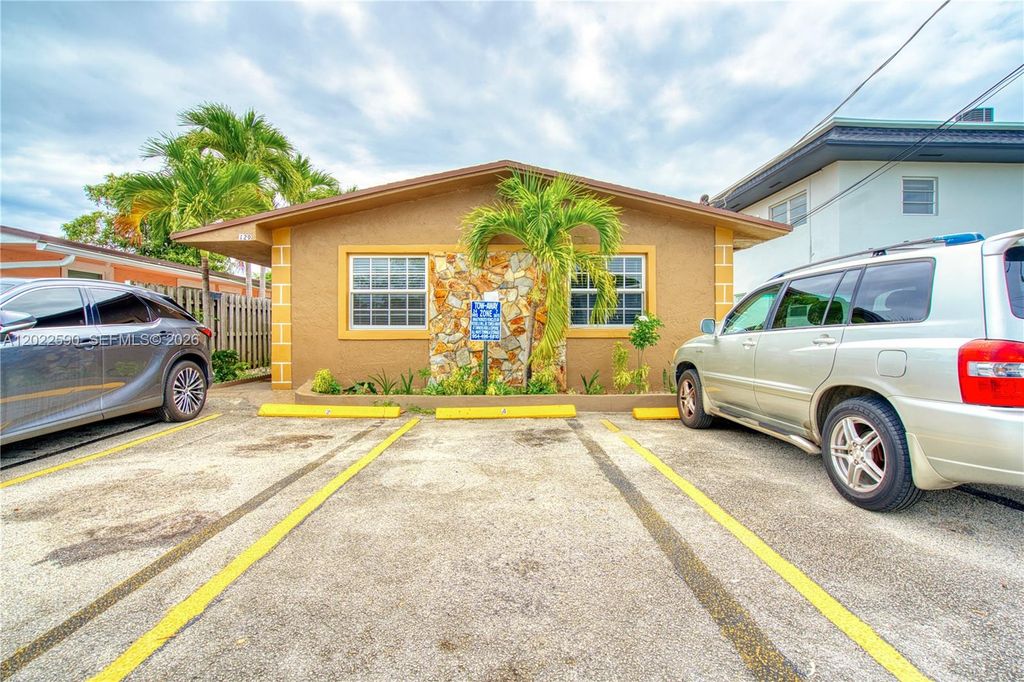 129 SE 4th Avenue 1, Hallandale Beach, FL 33009