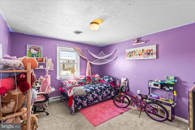 28 FAWN AVE, New Oxford, PA 17350