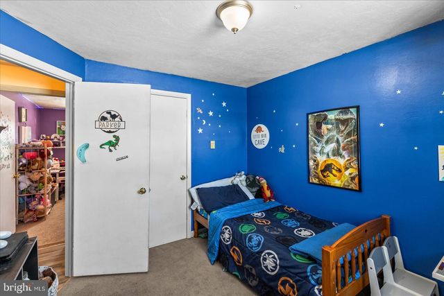 28 FAWN AVE, New Oxford, PA 17350