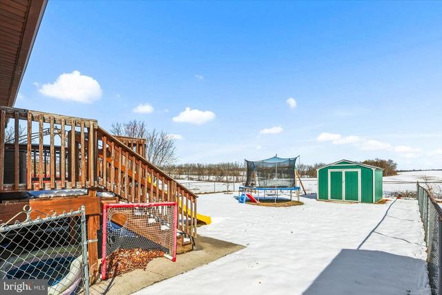 28 FAWN AVE, New Oxford, PA 17350