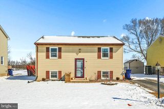 28 FAWN AVE, New Oxford, PA 17350