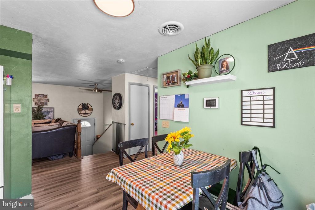 Image 10 of property listing at 28 FAWN AVE, New Oxford, PA 17350