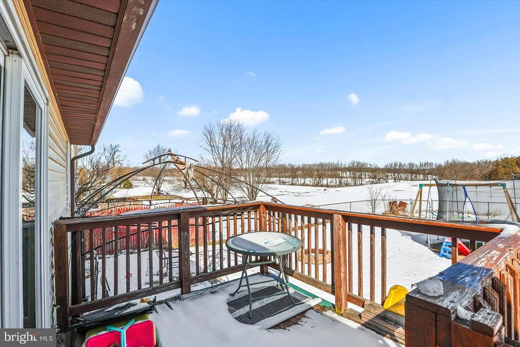 Image 27 of property listing at 28 FAWN AVE, New Oxford, PA 17350