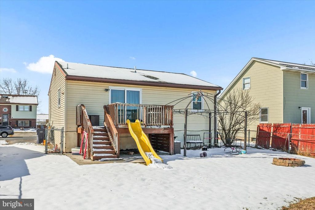 Image 29 of property listing at 28 FAWN AVE, New Oxford, PA 17350