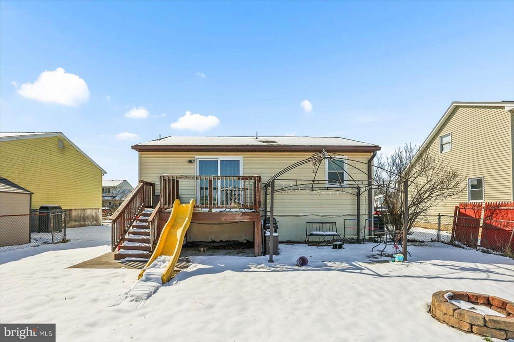 Image 30 of property listing at 28 FAWN AVE, New Oxford, PA 17350