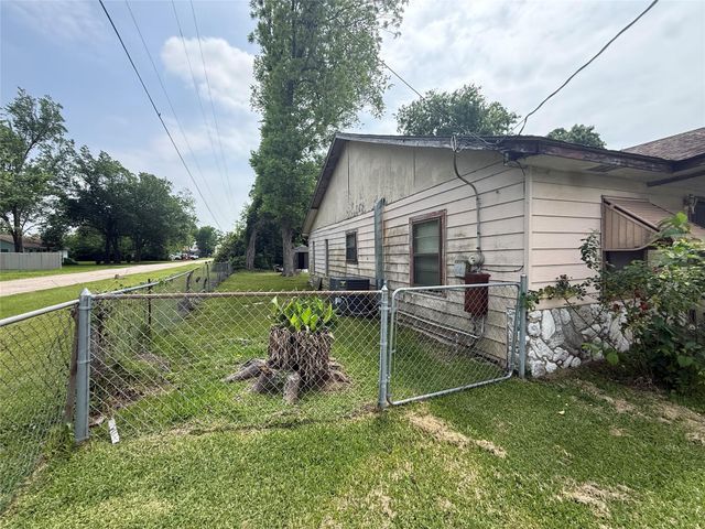 15818 Waverly Drive, Houston, TX 77032
