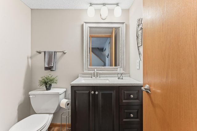 7990 Forest Boulevard D, Woodbury, MN 55125