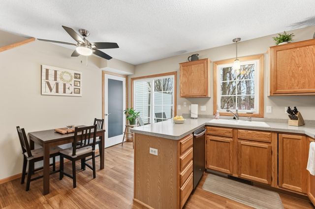 7990 Forest Boulevard D, Woodbury, MN 55125