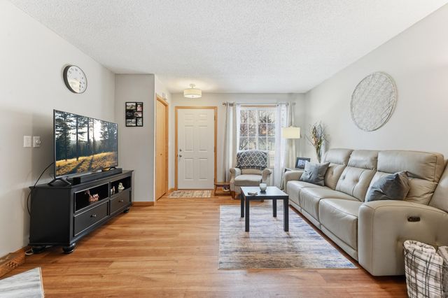 7990 Forest Boulevard D, Woodbury, MN 55125