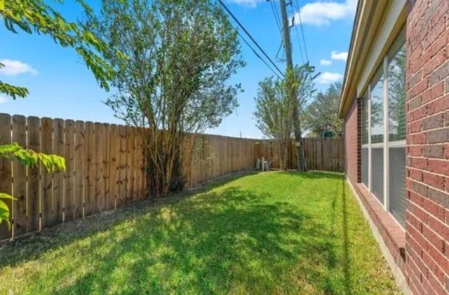 21 Palm Desert Drive, Manvel, TX 77578