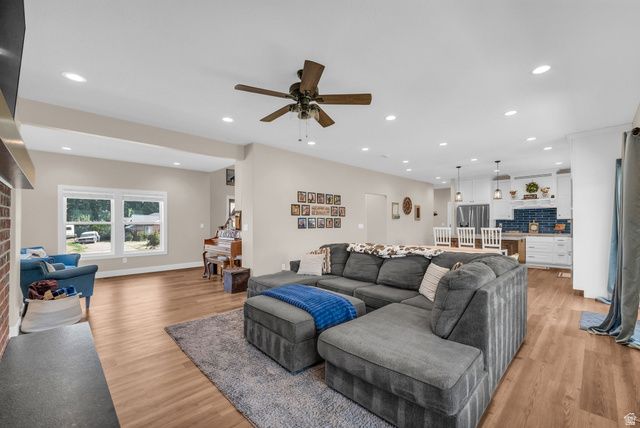 410 E PAGES LN, Centerville, UT 84014