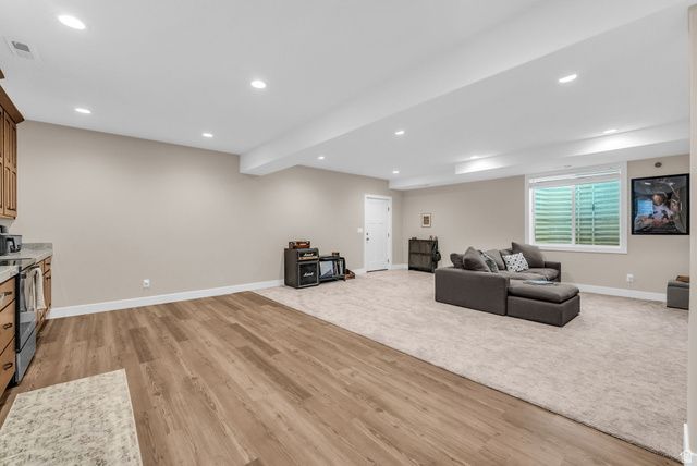 410 E PAGES LN, Centerville, UT 84014