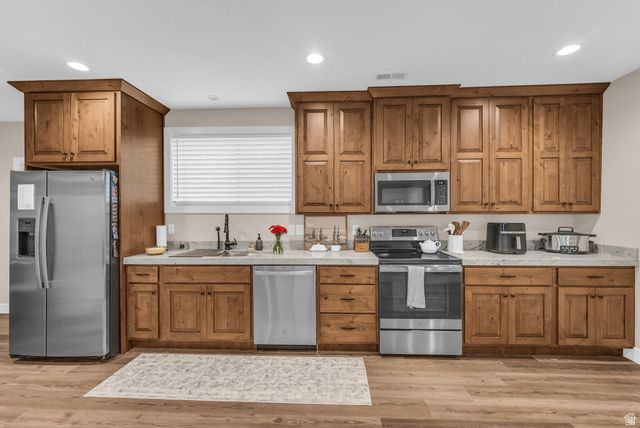 410 E PAGES LN, Centerville, UT 84014