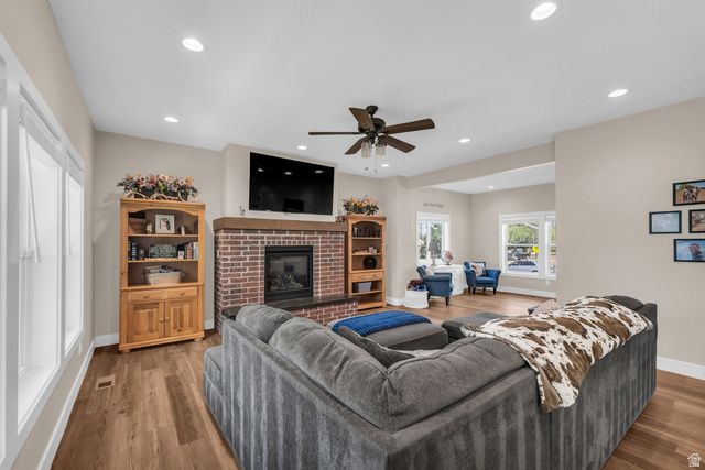 410 E PAGES LN, Centerville, UT 84014