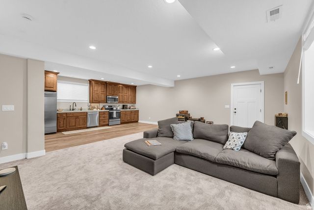 410 E PAGES LN, Centerville, UT 84014