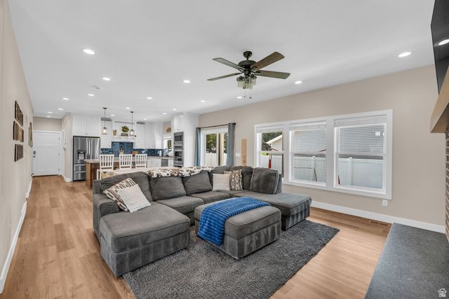 410 E PAGES LN, Centerville, UT 84014