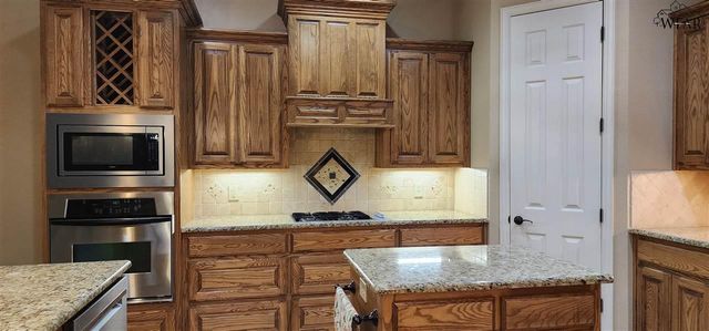 1608 TANGLEWOOD DRIVE, Wichita Falls, TX 76309