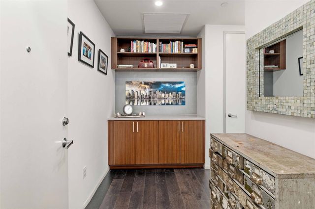 301 West Ave 1807, Austin, TX 78701