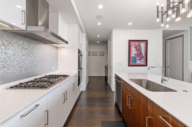 301 West Ave 1807, Austin, TX 78701