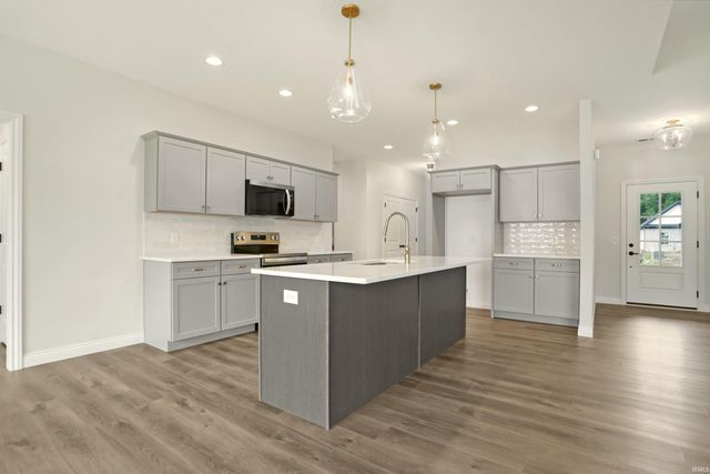 1636 Eli Drive, Evansville, IN 47711