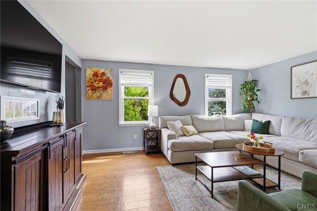 205 Sizzano, Camillus, NY 13209