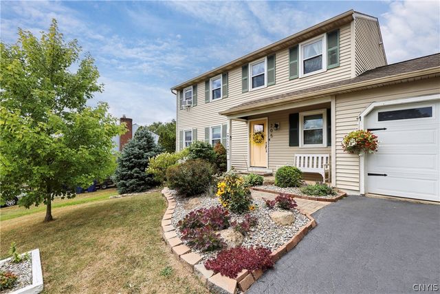 205 Sizzano, Camillus, NY 13209