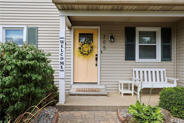 205 Sizzano, Camillus, NY 13209