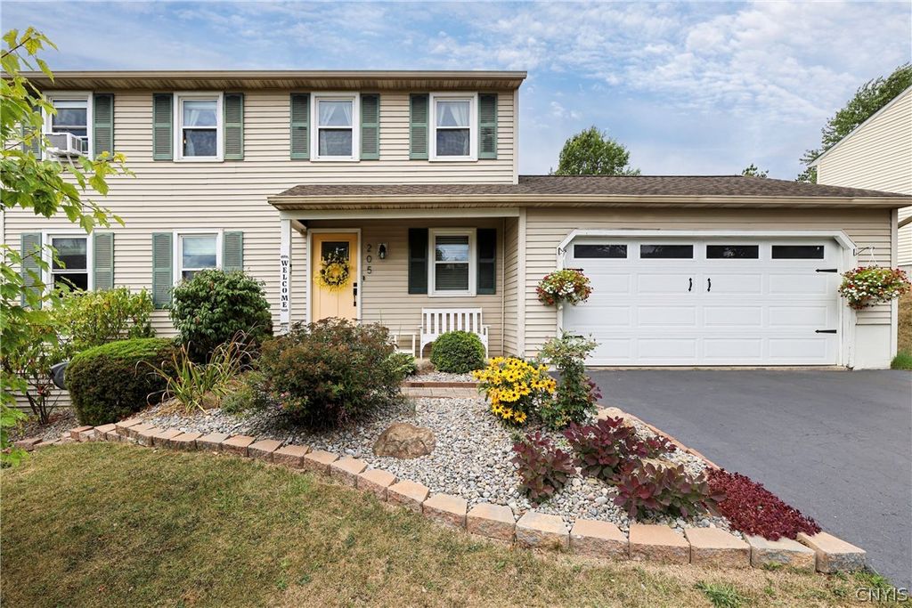 205 Sizzano, Camillus, NY 13209