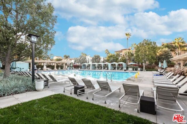 6020 Seabluff Drive 205, Los Angeles, CA 90094