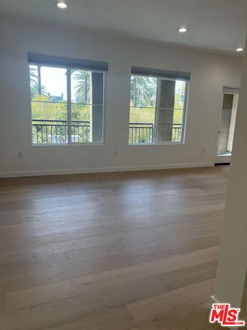 6020 Seabluff Drive 205, Los Angeles, CA 90094