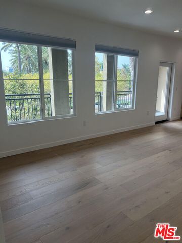 6020 Seabluff Drive 205, Los Angeles, CA 90094