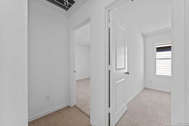 2206 Collins Aly, Converse, TX 78109