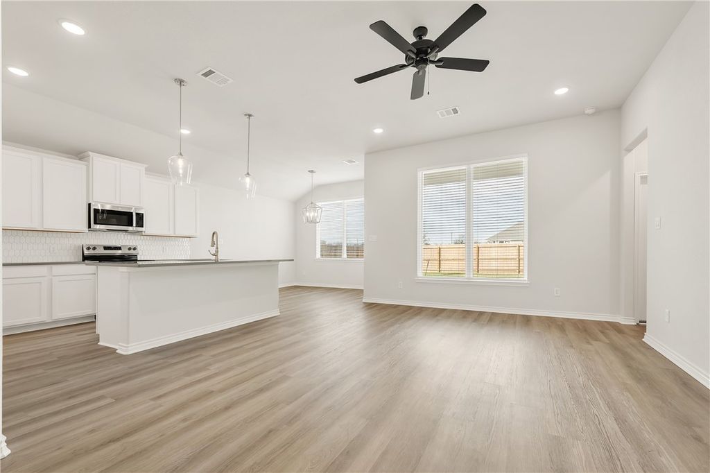7802 Redbud Road, Navasota, TX 77868 — photo 2