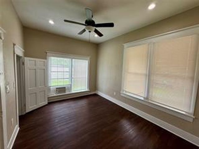 1403 14th Street 2, Huntsville, TX 77340