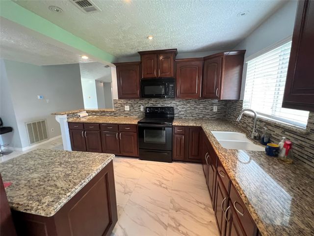 13411 Natasha Lane, Houston, TX 77015