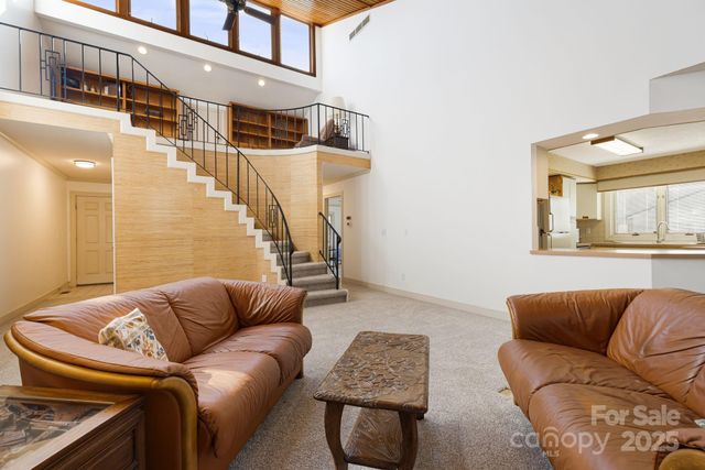 25 Westridge Court, Hendersonville, NC 28791