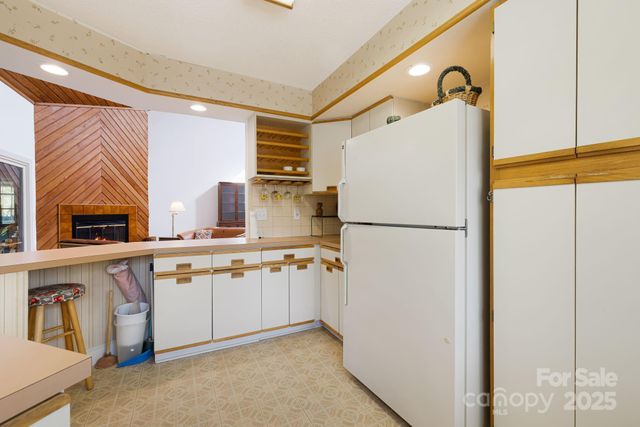 25 Westridge Court, Hendersonville, NC 28791