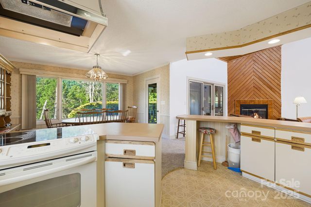 25 Westridge Court, Hendersonville, NC 28791
