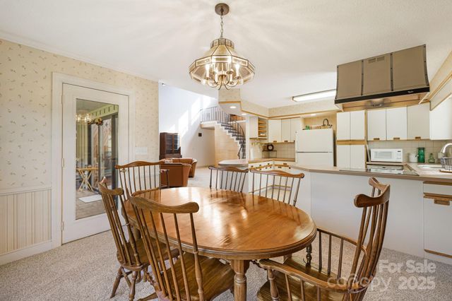 25 Westridge Court, Hendersonville, NC 28791