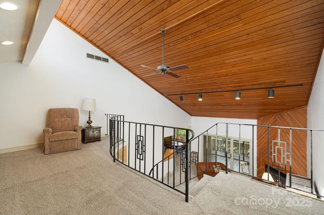 25 Westridge Court, Hendersonville, NC 28791