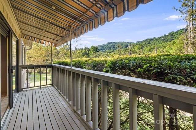 25 Westridge Court, Hendersonville, NC 28791