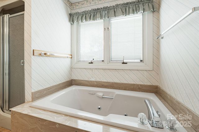 25 Westridge Court, Hendersonville, NC 28791