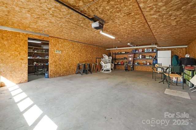 25 Westridge Court, Hendersonville, NC 28791
