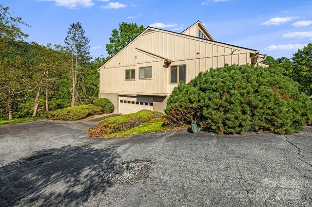 25 Westridge Court, Hendersonville, NC 28791