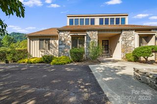 25 Westridge Court, Hendersonville, NC 28791